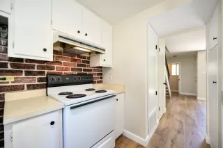 Photo #5: 224048497 Listing 