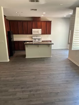 Photo #3: 224048974 Listing