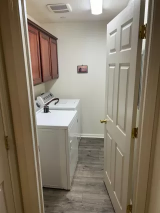 Photo #5: 224048974 Listing