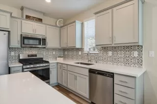 Photo #2: 224049039 Listing 