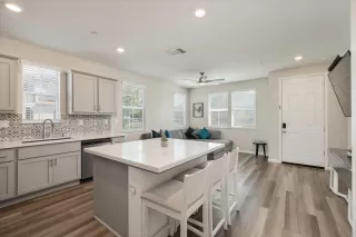 Photo #5: 224049039 Listing 