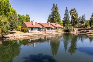 Photo #2: 224049975 Listing