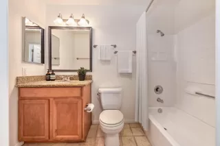 Photo #2: 224050048 Listing