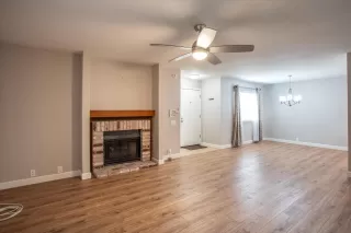 Photo #4: 224050385 Listing