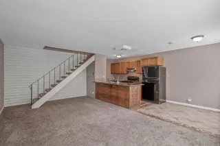 Photo #2: 224051023 Listing