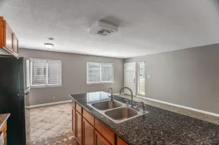 Photo #6: 224051023 Listing