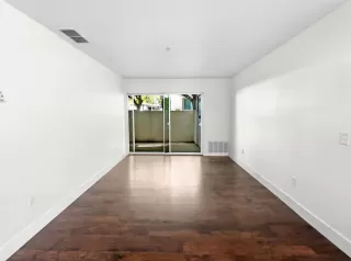 Photo #2: 224051073 Listing 