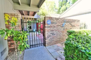 Photo #2: 224051388 Listing