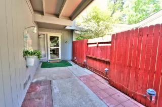 Photo #4: 224051388 Listing