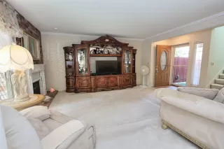 Photo #6: 224051388 Listing