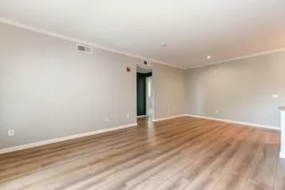 Photo #5: 224051434 Listing