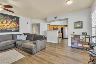 Photo #2: 224053385 Listing 