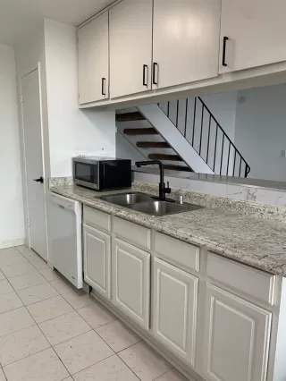 Photo #1: 224053606 Listing 
