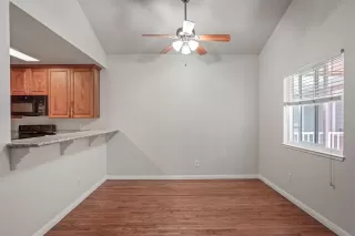 Photo #4: 224053918 Listing