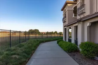 Photo #2: 224054321 Listing