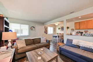 Photo #4: 224054330 Listing 