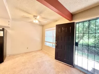 Photo #5: 224054782 Listing 