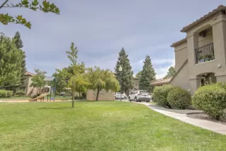 Photo #5: 224054981 Listing