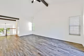 Photo #2: 224056106 Listing