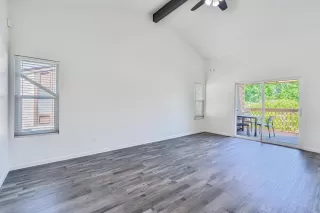 Photo #4: 224056106 Listing