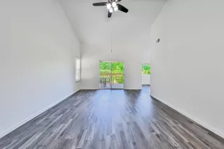 Photo #5: 224056106 Listing