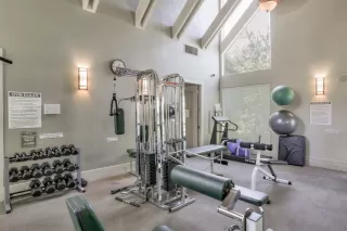 Photo #4: 224056785 Listing