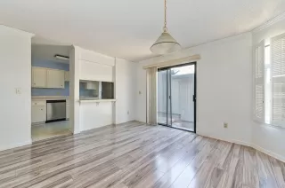 Photo #5: 224057457 Listing