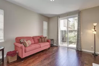 Photo #4: 224057576 Listing