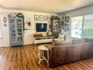 Photo #1: 224057674 Listing 