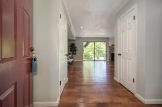 Photo #5: 224058074 Listing