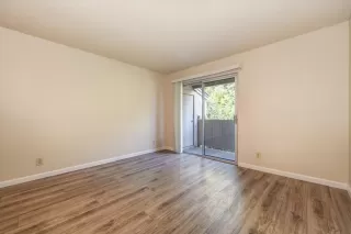 Photo #5: 224058805 Listing 