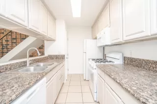 Photo #5: 224058980 Listing 