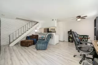 Photo #5: 224059711 Listing