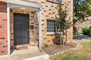 Photo #2: 224060416 Listing