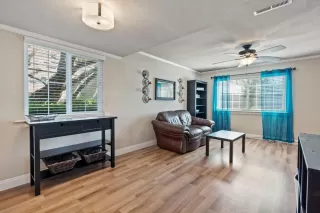 Photo #4: 224060416 Listing