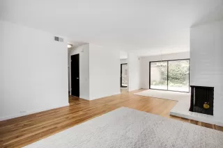 Photo #2: 224060613 Listing