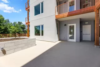 Photo #3: 224060787 Listing