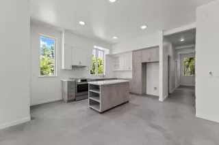 Photo #4: 224060787 Listing