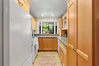 Photo #6: 224060916 Listing