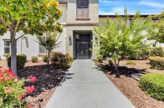 Photo #3: 224061055 Listing