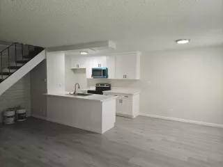 Photo #2: 224061223 Listing