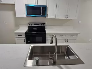 Photo #4: 224061223 Listing