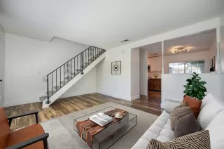 Photo #3: 224061335 Listing