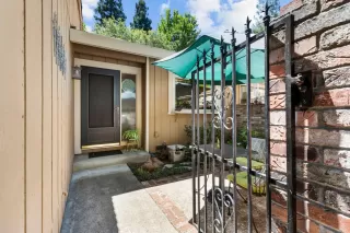 Photo #2: 224061822 Listing