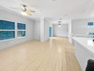 Photo #2: 224062163 Listing