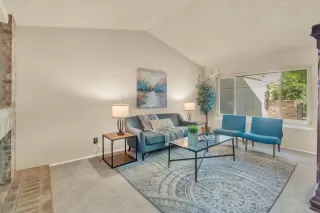 Photo #3: 224063372 Listing 