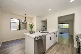 Photo #2: 224063415 Listing