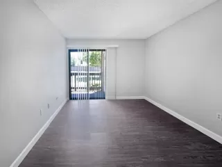 Photo #4: 224063475 Listing 