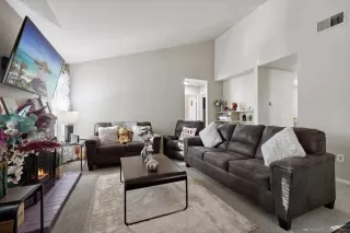 Photo #5: 224063856 Listing 