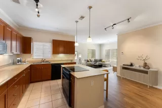 Photo #5: 224063915 Listing 